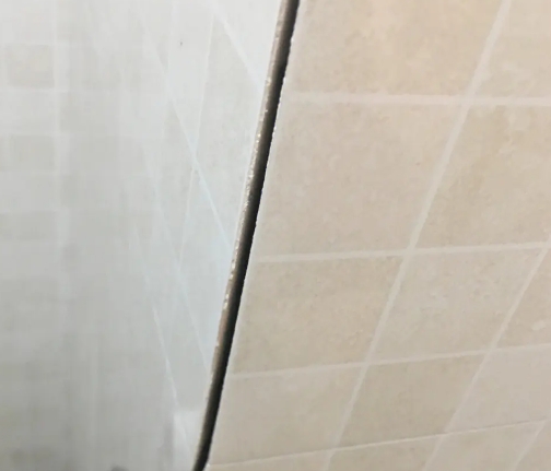 吉隆瓷砖空鼓维修公司分享阳台瓷砖脱落的修复过程可以分为以下几个步骤